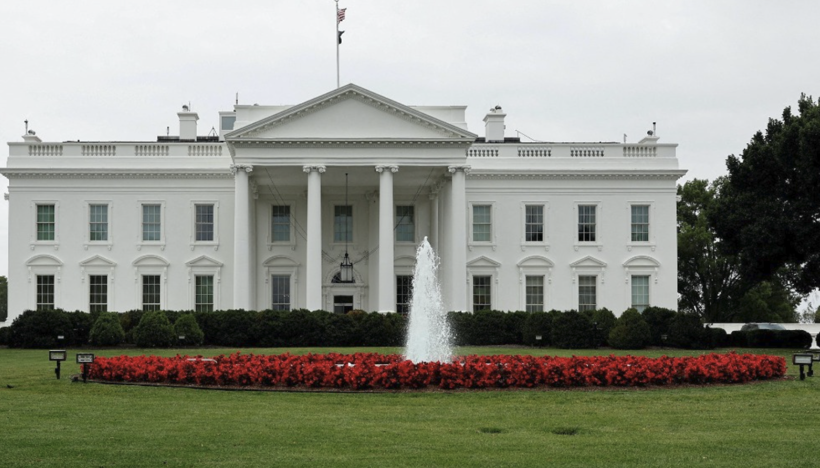 CNN、MS NOW 与 Politico 请求法院阻止川普白宫访问禁令
