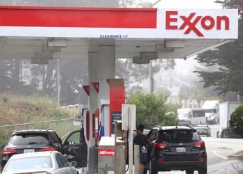 汽油價格下降 分析：美政府功勞甚微