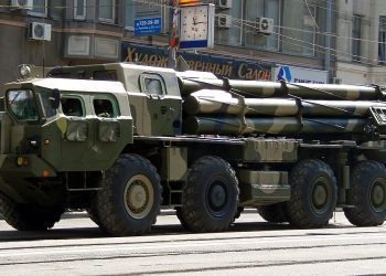 俄控烏攻擊歐洲最大核電廠 俄武器中現數百西方零件 烏軍砲轟赫爾松橋