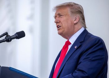 川普住宅遭搜後首次受訪 14名FBI內部人員向國會舉報FBI