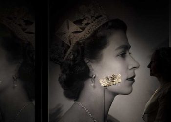 回顧英女王傳奇一生：始終站在潮流尖端