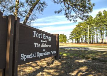 涉嫌向俄提供信息 美陸軍首名變性軍官被抓獲