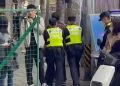 中共黑警帶黑頭套執法被揭 美政府成立「中國任務組」