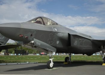 洛克希德-馬丁接受天價F-35合同