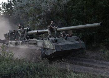 【俄烏戰爭】俄被襲軍火庫大火仍在燃燒 俄軍空襲蘇梅老人之家 庫爾斯克戰局雙方各說各話 聯合國稱俄襲擊烏電網違反人道主義法律 德國擬向烏追加新軍援 歐洲議會通過挺烏議案