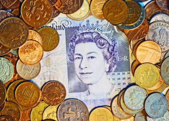 英國十年來現金使用量首次增長