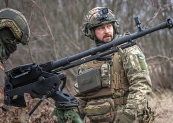 【俄烏戰爭】俄烏無人機大規模互攻  俄又一飛機工廠油庫及前線指揮所被襲 習近平與普京視頻會晤 稱加強戰略協作 川普稱普京正在“摧毀”俄羅斯 歐盟稱將堅定支持烏克蘭