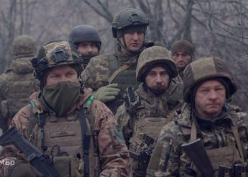 【俄烏戰爭】俄航空工廠油庫軍列被襲 俄軍猛攻波克羅夫斯克 3朝鮮士兵殺俄軍被通緝 普京稱願與川普就烏克蘭問題對話 分析稱制裁將導致俄銀行體系的崩潰 最終摧毀其政府合法性