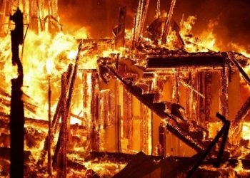 【多圖】洛杉磯野火恐成美史災損最大火災 已24人亡 近20萬人疏散 萬棟建築燒毀 民間展開救助