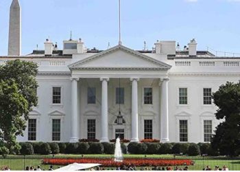 白宮澄清暫停聯邦援助對個人的直接援助不受影響