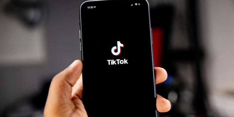 知情人: TikTok計劃週日開始在美國關閉