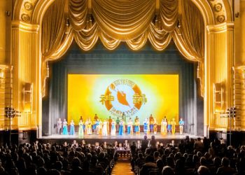 紐時最新攻擊文章如何扭曲神韻的成功