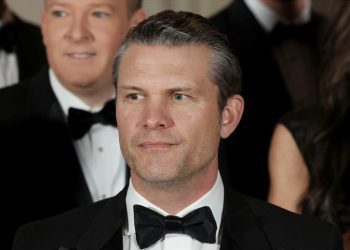 美參議院委員會通過赫格塞斯防長提名