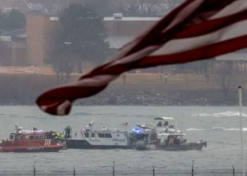 華盛頓空難 黑鷹直升機飛行高度超限 軍方4號航線被質疑