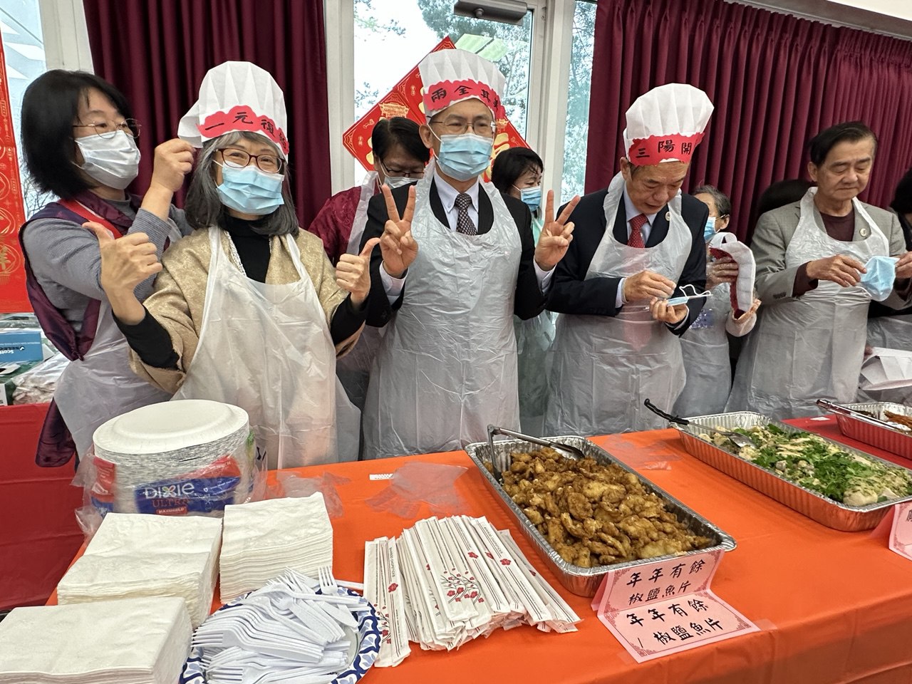 金山灣區僑界新春團拜暨聯歡大會現場喜氣洋洋。（高潔/希望之聲）