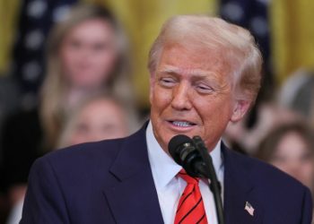 川普: 對鋼鐵和鋁徵收25%關稅 並啟動「對等關稅」