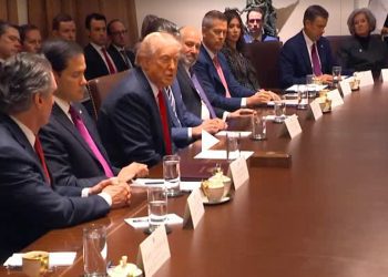 川普決定將加墨關稅再延後一個月 4月2日開始