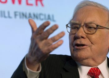 巴菲特繳納268億美元稅款後向川普提供政府支出建議