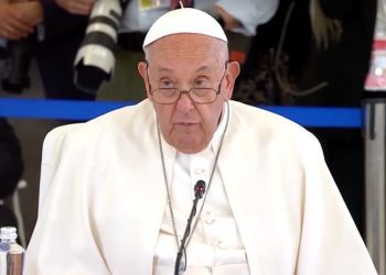 教宗方濟各病危 梵蒂岡: 過去24小時惡化 需輸氧氣血液