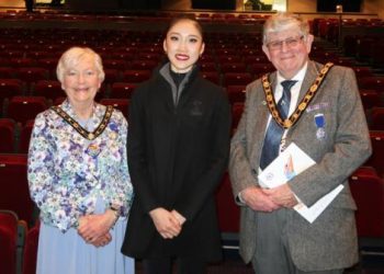 歐洲政要敬賀神韻 英國市長獲非凡體驗