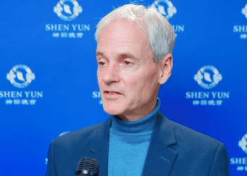 神韻從海牙到阿姆斯特丹大爆滿 主流與華人齊贊敬天信神