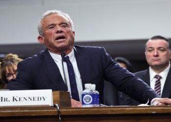 美參院委員會投票通過小肯尼迪衛生部長提名