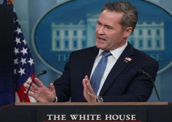 美國安顧問: 只有川普能和普京正面交鋒