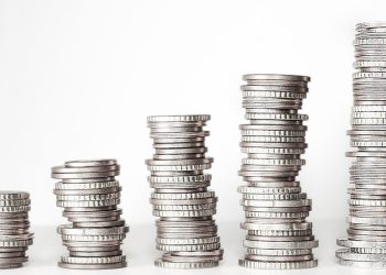 貨幣專家: 若美國關稅持續下去 加元恐進一步下跌