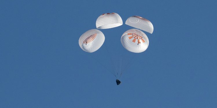 【視/圖】結束9個月滯留 兩名NASA太空人成功返回地球