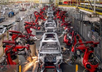 標普全球: 美國製造業下滑被服務業激增抵消