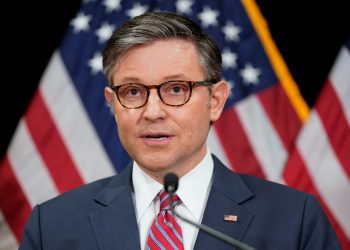 美眾院議長: 國會將調查和起訴暴力威脅特斯拉的責任人