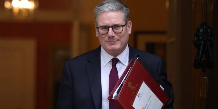 英相: 打擊有組織非法移民須從源頭到街頭