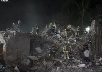 【俄烏戰爭】俄羅斯襲擊基輔造成12人死90傷 川普譴責普京 一架蘇-30戰鬥機遭縱火焚毀  川普稱烏克蘭緊張局勢加劇 已設定“自己的最後期限”