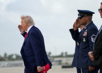 川普提議大幅降低所得稅 重點減稅對象為年收入20萬美元以下人群