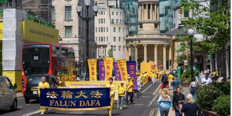 倫敦最美五月天——英國法輪功學員慶祝5.13世界法輪大法日側記