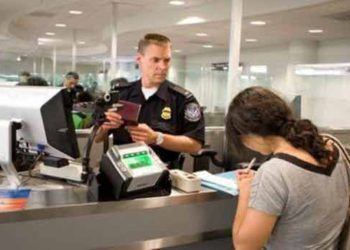 美海關在芝加哥查獲逾4千張假駕照與假名表 指控中共為主要源頭