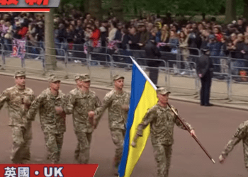 英二戰勝利80周年慶祝活動 烏克蘭軍人閃亮登場