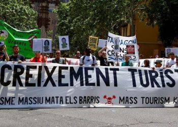 不滿過度旅遊影響日常生活  南歐主要城市爆發抗議浪潮