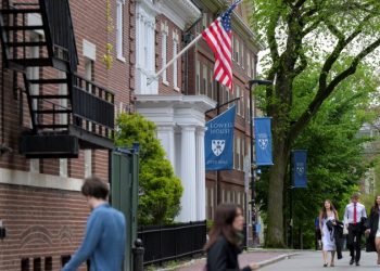 哈佛與川普政府爆發雙重法律戰：撥款凍結與學生項目成焦點