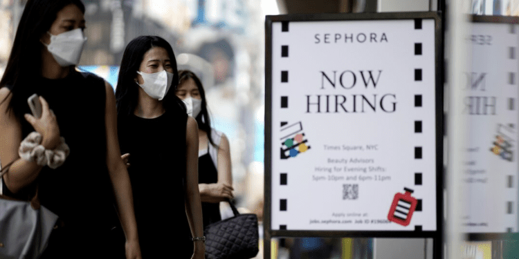 ADP報告顯示7月私營部門新增就業超預期 美聯儲維持利率
