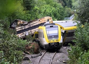 德列車意外出軌 釀3死41傷重大事故