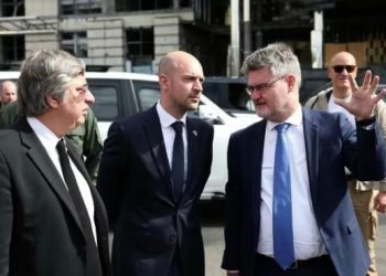 法外長基輔晤澤連斯基  法國企業將在烏克蘭助產無人機