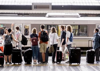 看懂廉價機票的隱藏費用，教您如何真正省錢