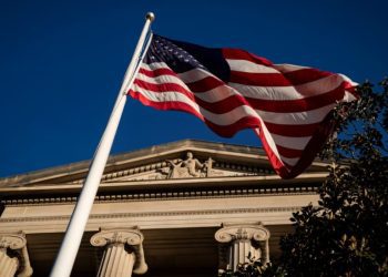 美司法部對兒童變性醫療展開調查 向多家診所與醫生發出傳票