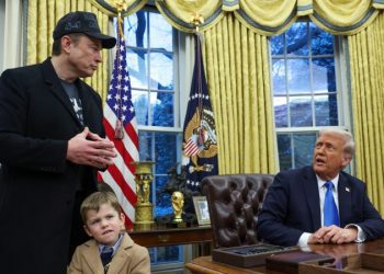 馬斯克政壇火力全開 欲在2026年初選挑戰挺法案議員