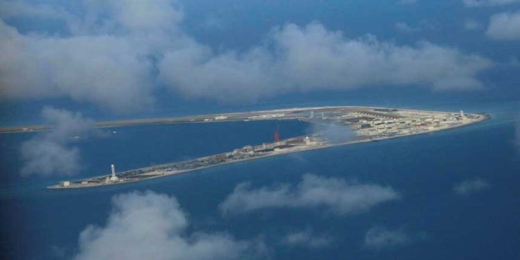 中共艦艇在南海爭議區自相碰撞 美國短暫部署兩艘軍艦