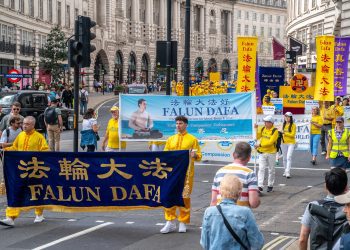 倫敦遊行慶4.5億中國人三退  呼籲制止迫害