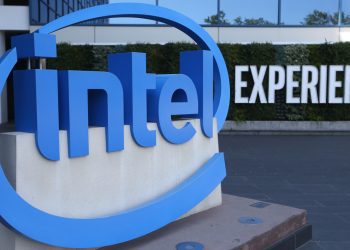 英特爾CEO陳立武因涉與中共軍工企業關係遭川普要求辭職 正與美政府溝通應對