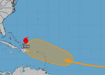 颶風「艾琳」增強為四級風暴 或引發美國東海岸沿海洪水與強風
