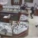 加州珠寶店遭20武裝暴徒砸搶 被盜百萬美元商品